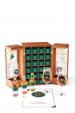 Tour of Scotland whiskey gift box